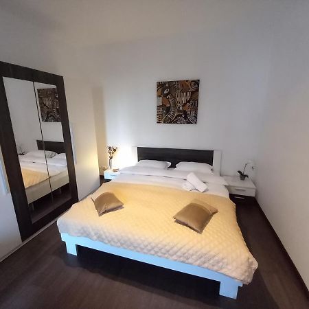 Anastasia Bratianu Apart 28 A Self Check From 2 Pm Bucureşti Ngoại thất bức ảnh
